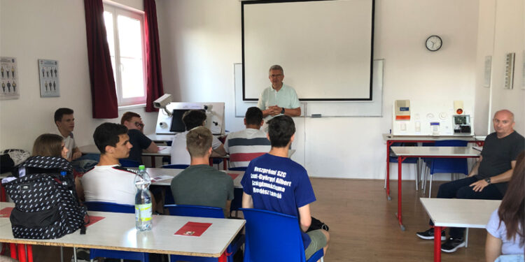 Rendészeti képzés segítése Ajkán